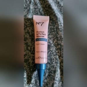 No.7 Protect and perfect advanced eyecream